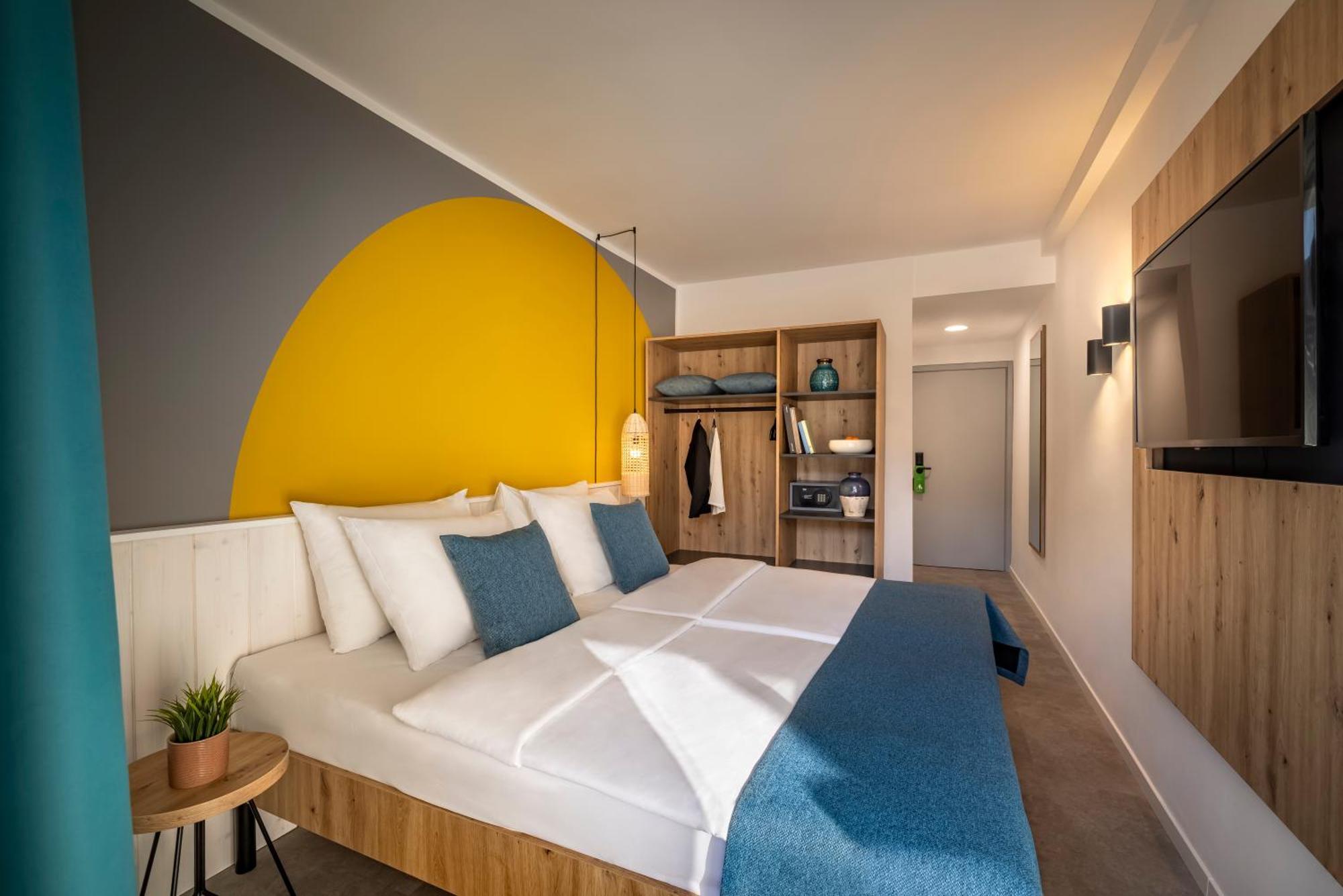 Sunny By Valamar, Ex Corinthia