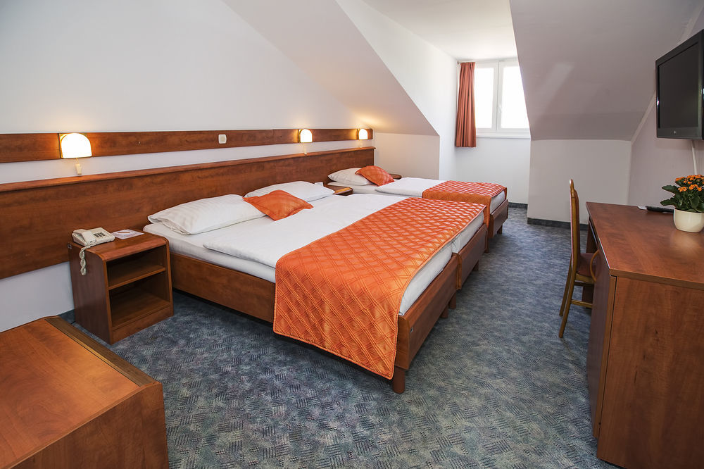 Sunny By Valamar, Ex Corinthia 3*